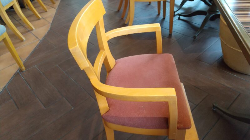 昭和館　子供用の椅子