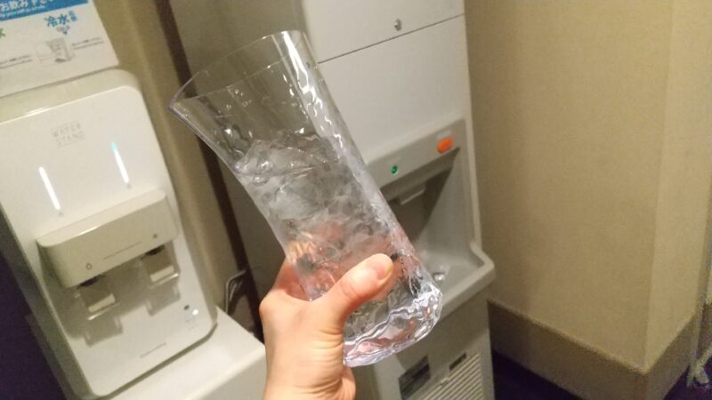 ウォーターサーバー・製氷機あり