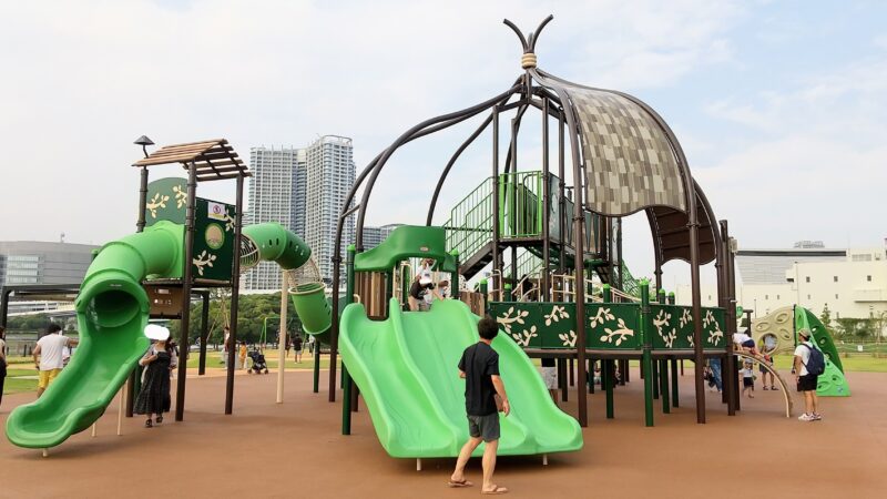 有明親水海浜公園記念広場の大型複合遊具